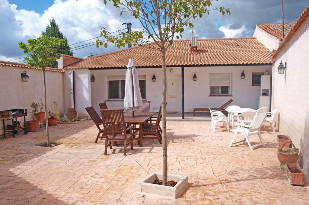 Villa La Casa De La Puebla La Puebla de Montalbán Exterior foto
